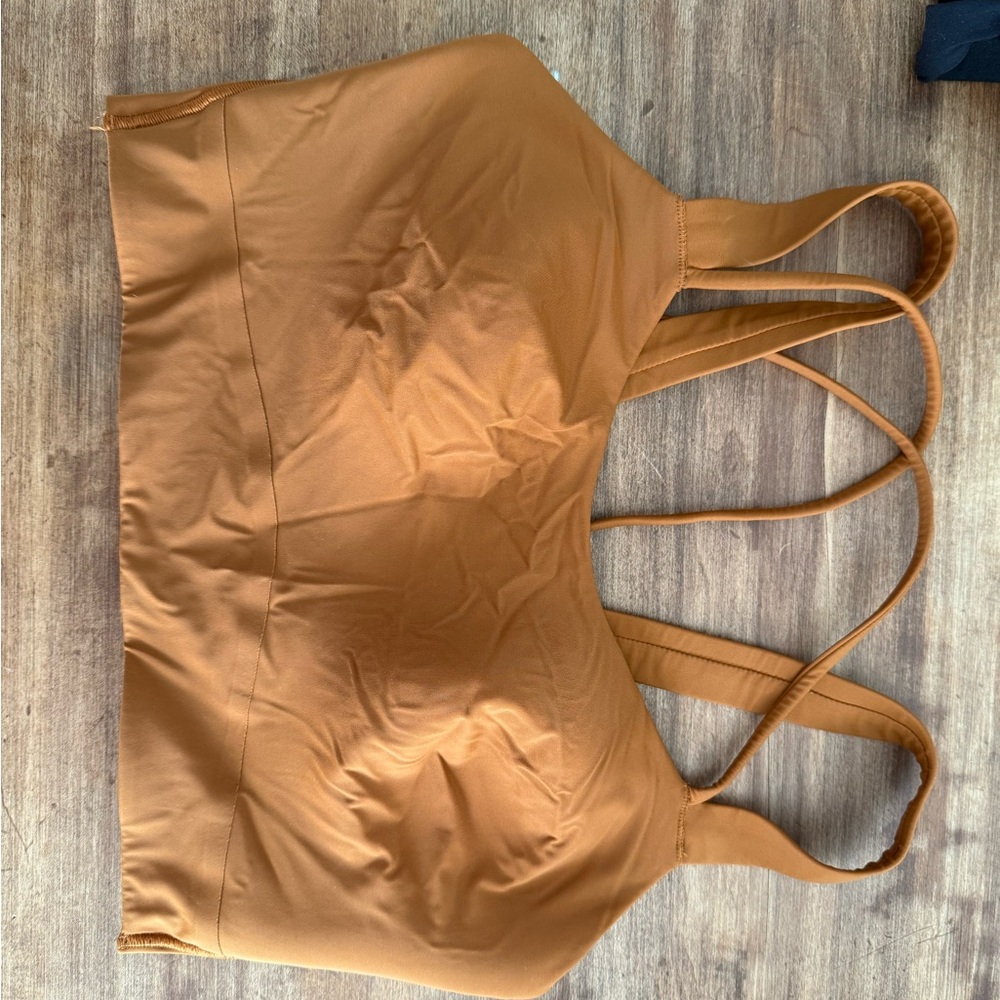 Lulu size 6 sports bra never worn just been shoved in my drawer